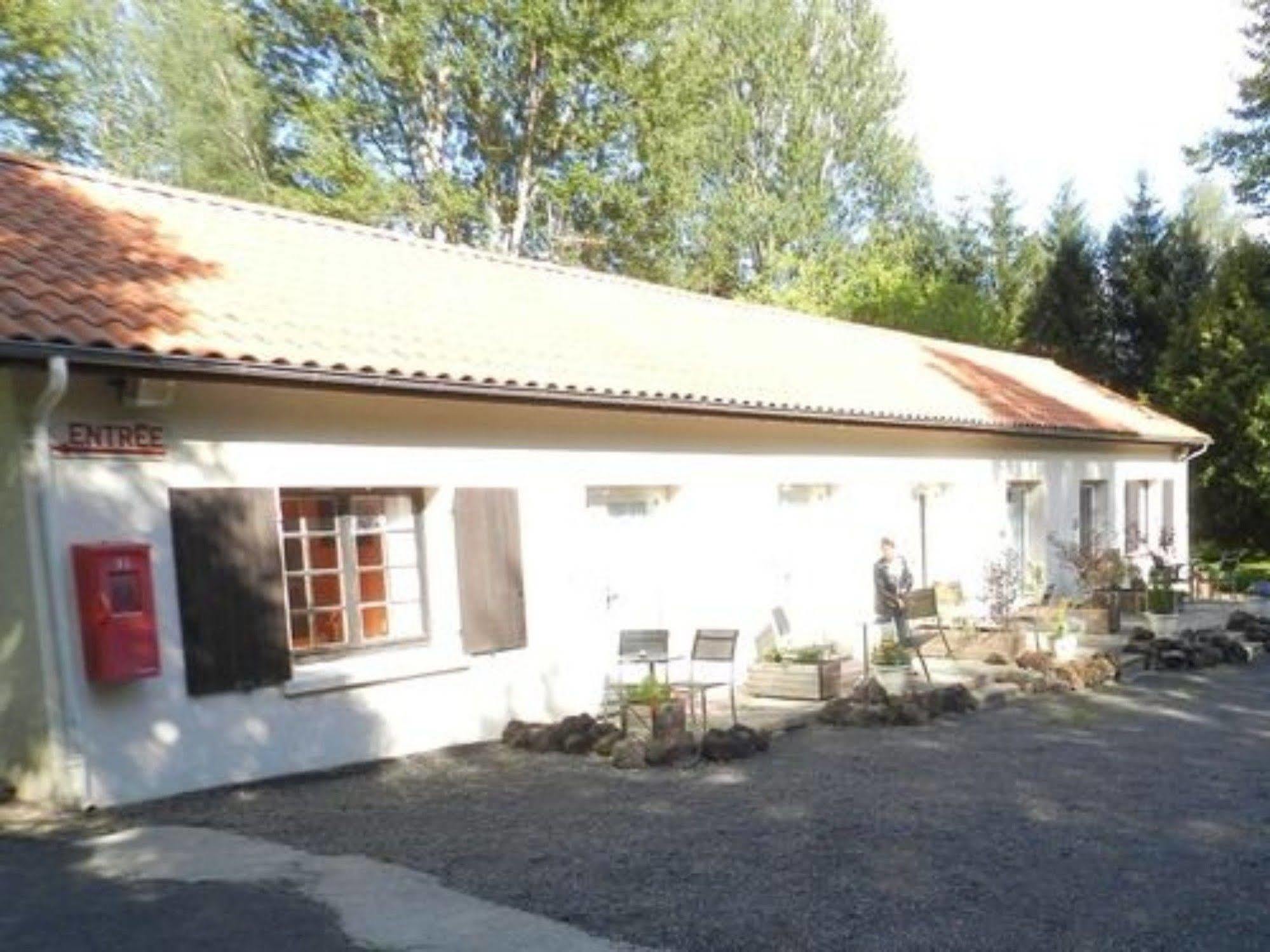 Domaine De La Palle Pontgibaud Εξωτερικό φωτογραφία